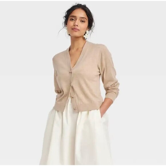 A New Day Woman’s V-neck Lightweight Cardigan, size L NWT - Picture 1 of 3
